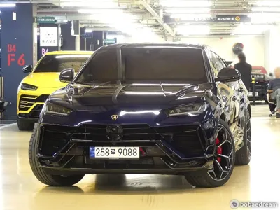 Lamborghini Urus 2023, 6699 км, за 248860.07 USD