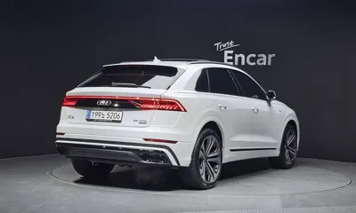 Audi Q8 2023, 27793 км, за 56180.63 USD
