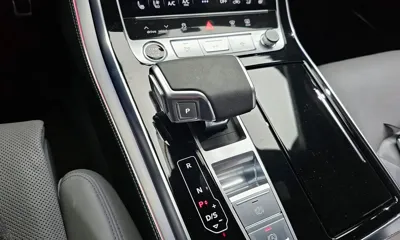 Audi Q8 2023, 27793 км, за 56180.63 USD - фото 9