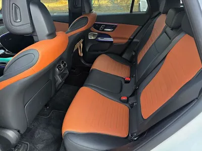 Mercedes-Benz GLC-Class 2023, 53807 км, за 40035.45 USD - фото 11