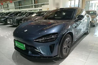 Xiaomi Auto YU7 · 2025 год