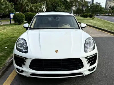 Porsche Macan 2015, 125000 км, за 12985.3 USD