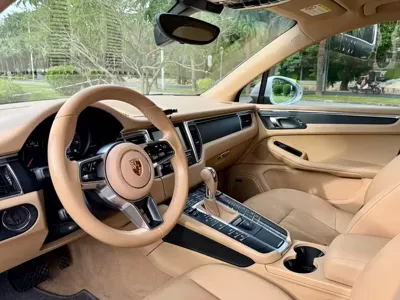 Porsche Macan 2015, 125000 км, за 12985.3 USD