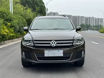 Volkswagen Tiguan 2013, 119000 км, за 4390.81 USD