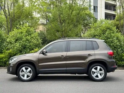 Volkswagen Tiguan 2013, 119000 км, за 4390.81 USD - фото 6