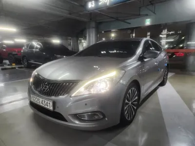 Hyundai Grandeur 2013, 136434 км, за 4529.34 USD