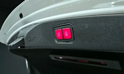 Mercedes-Benz E-Class 2022, 14092 км, за 33894.94 USD - фото 20