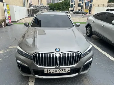 BMW 7-Series · 2020 год