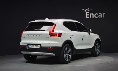 Volvo XC40 2023, 34839 км, за 23637.42 USD