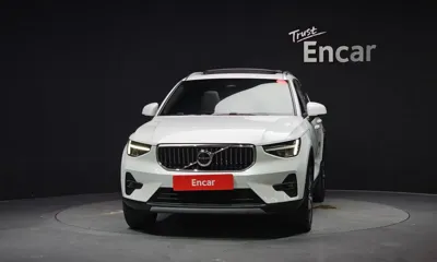 Volvo XC40 2023, 34839 км, за 23637.42 USD