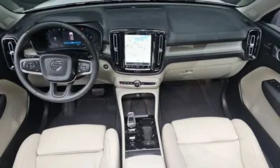 Volvo XC40 2023, 34839 км, за 23614.38 USD - фото 7