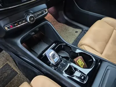 Volvo XC40 2020, 47723 км, за 18214.95 USD - фото 8