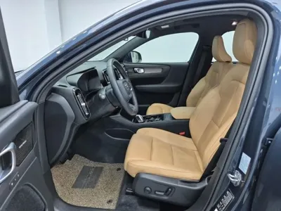 Volvo XC40 2020, 47723 км, за 18214.95 USD - фото 11