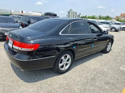 Hyundai Grandeur 2008, 127229 км, за 1509.78 USD