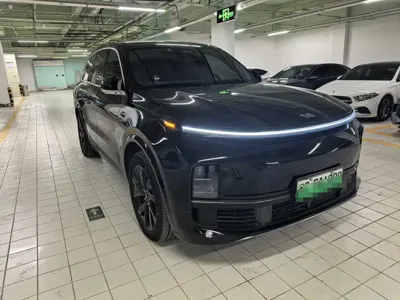 Li Auto Li L8 2023, 22000 км, за 30765.12 USD