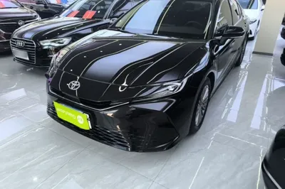 Toyota Camry · 2024 год