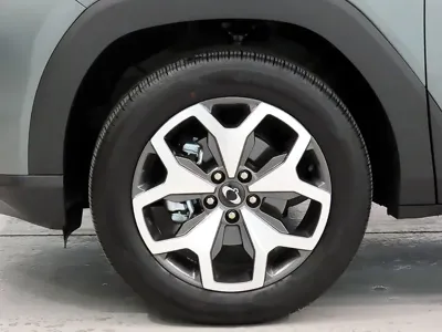 KG_Mobility_Ssangyong Torres 2025, 18503 км, за 16872.97 USD - фото 20