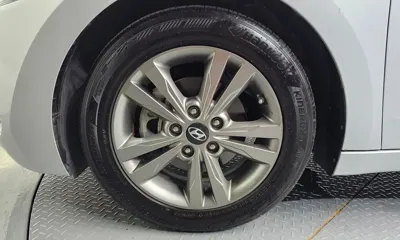 Hyundai Avante 2016, 113700 км, за 5901.27 USD