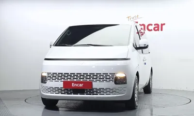 Hyundai Staria 2025, 9939 км, за 19407.25 USD