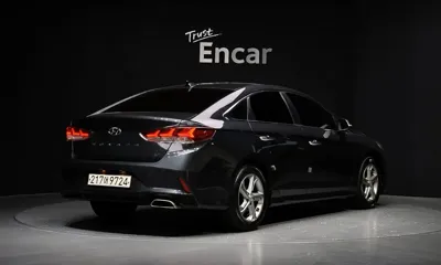 Hyundai Sonata 2018, 129274 км, за 8126.86 USD