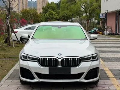 BMW 5 Series 2021, 70000 км, за 29399.08 USD