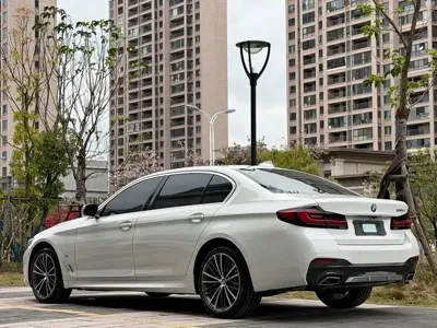 BMW 5 Series 2021, 70000 км, за 29399.08 USD