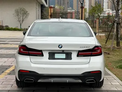BMW 5 Series 2021, 70000 км, за 29399.08 USD