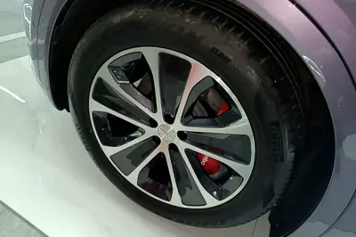 Hima Luxeed R7 · 2024 год