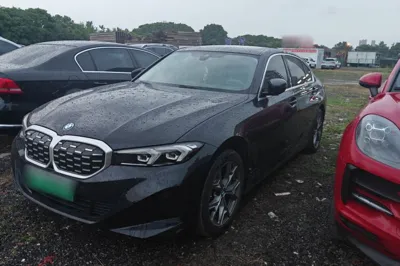 BMW i3 · 2022 год