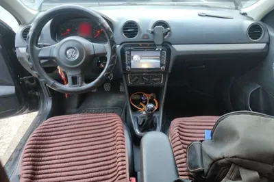 Volkswagen Jetta 2013, 84700 км, за 3129 USD - фото 9