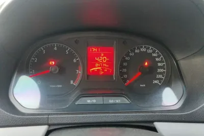 Volkswagen Jetta 2013, 84700 км, за 3129 USD - фото 12