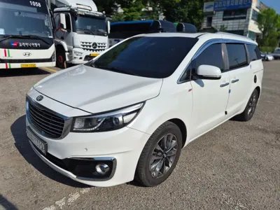 Kia Canival 2017, 119000 км, за 7090.82 USD