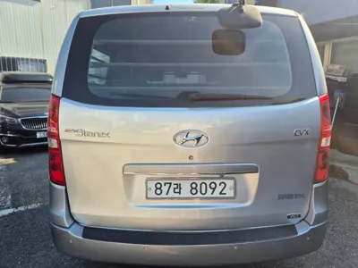 Hyundai Starex 2014, 280000 км, за 2953.92 USD