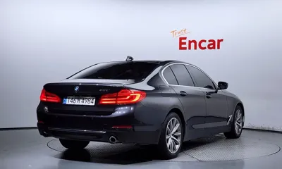 BMW 5-Series 2019, 82827 км, за 14122.43 USD