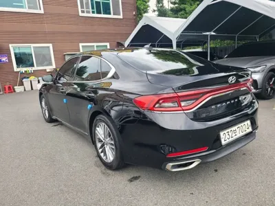 Hyundai Grandeur 2018, 126899 км, за 8172.17 USD