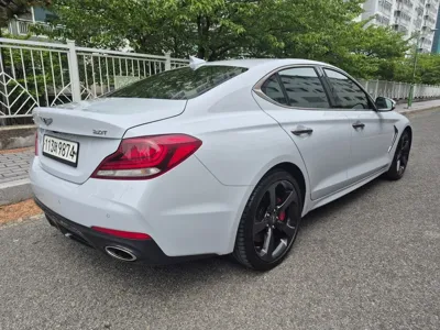 Genesis G70 2019, 121890 км, за 13159.62 USD