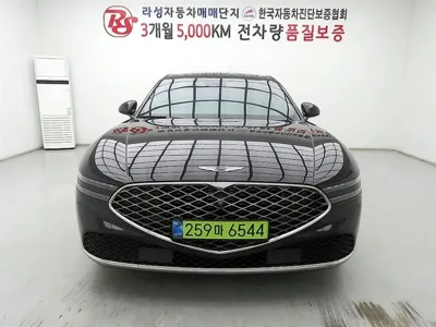 Genesis G90 2022, 131543 км, за 31245.9 USD