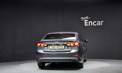 Hyundai Avante 2017, 103146 км, за 5641.7 USD