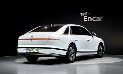 Hyundai Grandeur 2023, 28894 км, за 22449.78 USD