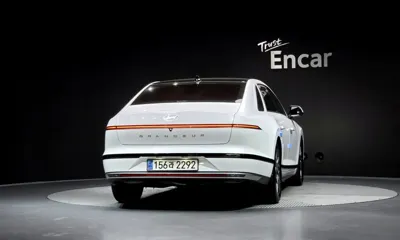 Hyundai Grandeur 2023, 28894 км, за 22449.78 USD