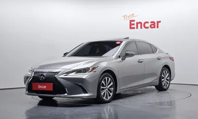 Lexus ES · 2019 год