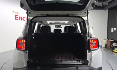 Jeep Renegade 2019, 62582 км, за 7687.3 USD - фото 19
