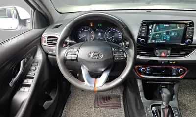 Hyundai i30 2017, 49637 км, за 8262.83 USD - фото 13