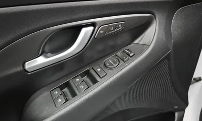Hyundai i30 2017, 49637 км, за 8262.83 USD - фото 17