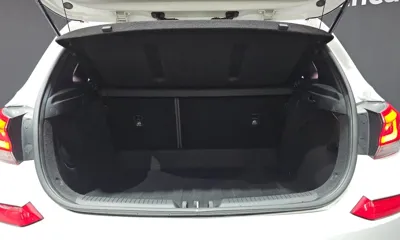Hyundai i30 2017, 49637 км, за 8262.83 USD - фото 20
