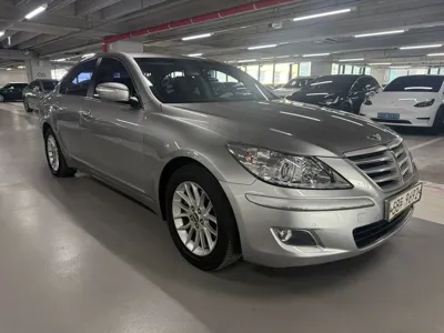 Hyundai Genesis 2009, 132000 км, за 2275.24 USD