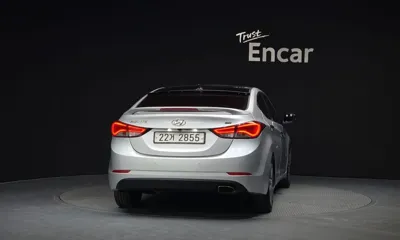 Hyundai Avante 2016, 121924 км, за 4037.25 USD