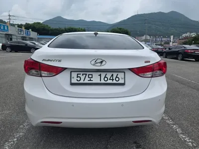 Hyundai Avante 2014, 113380 км, за 3447.83 USD