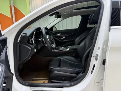 Mercedes-Benz C-Class 2021, 56000 км, за 24429.25 USD