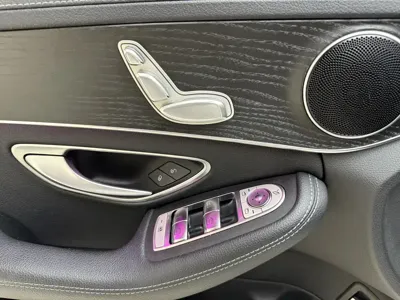 Mercedes-Benz C-Class 2021, 56000 км, за 24429.25 USD - фото 6